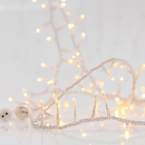 ΠΥΚΝΗ ΣΕΙΡΑ, 800 LED 3mm, 31V ΜΕΤΑΣΧΗΜΑΤΙΣΤΗ, 4 ΕΠΕΚΤΑΣΕΙΣ ΕΩΣ 2 ΣΕΤ, ΔΙΑΦΑΝΟ PVC ΚΑΛΩΔΙΟ, ΘΕΡΜΟ ΛΕΥΚΟ LED ANA 2cm, ΠΡΟΕΚΤΑΣΗ ΠΑΡΟΧΗΣ 3m, ΙΡ44 - Image 1