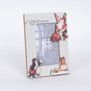 ΔΙΑΚΟΣΜΗΤΙΚΗ ΚΟΡΝΙΖΑ ΜΕ ΑΓΙΟ ΒΑΣΙΛΗ ΚΑΙ ΠΙΓΚΟΥΙΝΟ, ΛΕΥΚΗ, 1.2x13x18cm - Image 1