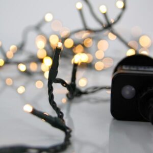 ΣΕΙΡΑ, 100 LED 3mm, 31V ΜΕΤΑΣΧΗΜΑΤΙΣΤΗ, 8 ΠΡΟΓΡΑΜΜΑΤΑ & ΜΝΗΜΗ, ΠΡΑΣΙΝΟ PVC ΚΑΛΩΔΙΟ, ΘΕΡΜΟ ΛΕΥΚΟ LED ΑΝΑ 5cm, ΠΡΟΕΚΤΑΣΗ ΠΑΡΟΧΗΣ 3m, ΙΡ44 - Image 1