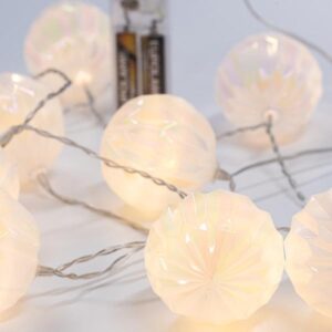 ΣΕΙΡΑ, 10 LED 5mm, ΛΕΥΚΕΣ ΑΝΑΓΛΥΦΕΣ ΜΠΑΛΕΣ, ΜΠΑΤΑΡΙΑΣ 2xAA, ΔΙΑΦΑΝΟ PVC ΚΑΛΩΔΙΟ, ΘΕΡΜΟ ΛΕΥΚΟ LED ΑΝΑ 15cm, ΠΡΟΕΚΤΑΣΗ ΠΑΡΟΧΗΣ 30cm, IP20 - Image 1