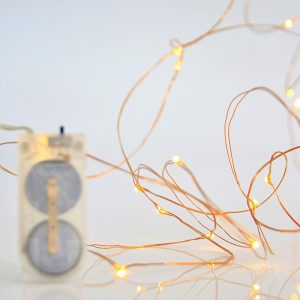 ΣΕΙΡΑ, 12 MINI LED, ΜΠΑΤΑΡΙΑΣ 2xCR2032, ΜΠΡΟΝΖΕ ΧΑΛΚΙΝΟ ΚΑΛΩΔΙΟ, ΘΕΡΜΟ ΛΕΥΚΟ LED ANA 10cm, IP20 - Image 1