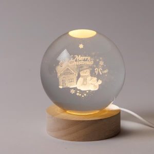 ΦΩΤΙΖΟΜΕΝΗ ΜΠΑΛΑ 8cm, ΧΡΙΣΤΟΥΓΕΝΝΙΑΤΙΚΗ ΣΧΕΔΙΟ, ΧΙΟΝΑΝΘΡΩΠΟΣ ME ΣΠΙΤΑΚΙ, USB, 6 ΘΕΡΜΑ ΛΕΥΚΑ SMD LED, BΑΣΗ 7cm, ΠΡΟΕΚΤΑΣΗ ΠΑΡΟΧΗΣ 70cm, IP20 - Image 1